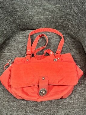 Baggallini Coral Shoulder Bag with Turn-Lock Flap